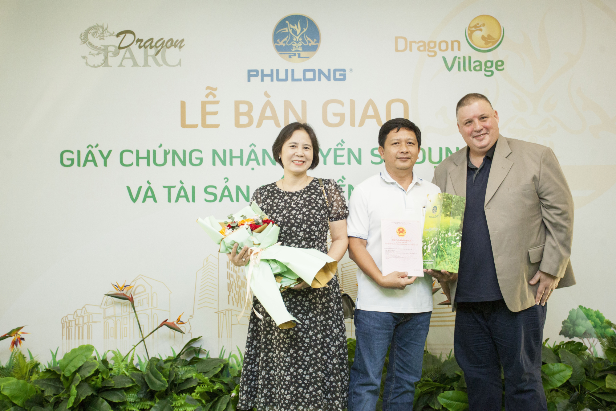 trao so hong cho cu dan dragon village va dragon parcphu long khang dinh uy tin nha phat trien do thi ben vung hinh 7